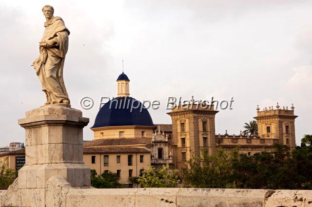 espagne valence 12.JPG - Musée des Beaux Arts San Pío V depuis le pont de la Trinité, Valence, Espagne